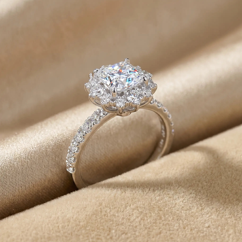 Csandiva™ Hand-Forged Vintage Moissanite Crown Ring | Butter-Smooth Micro-Pavé, Hypoallergenic Elegance | 90% OFF Last Day 🔥